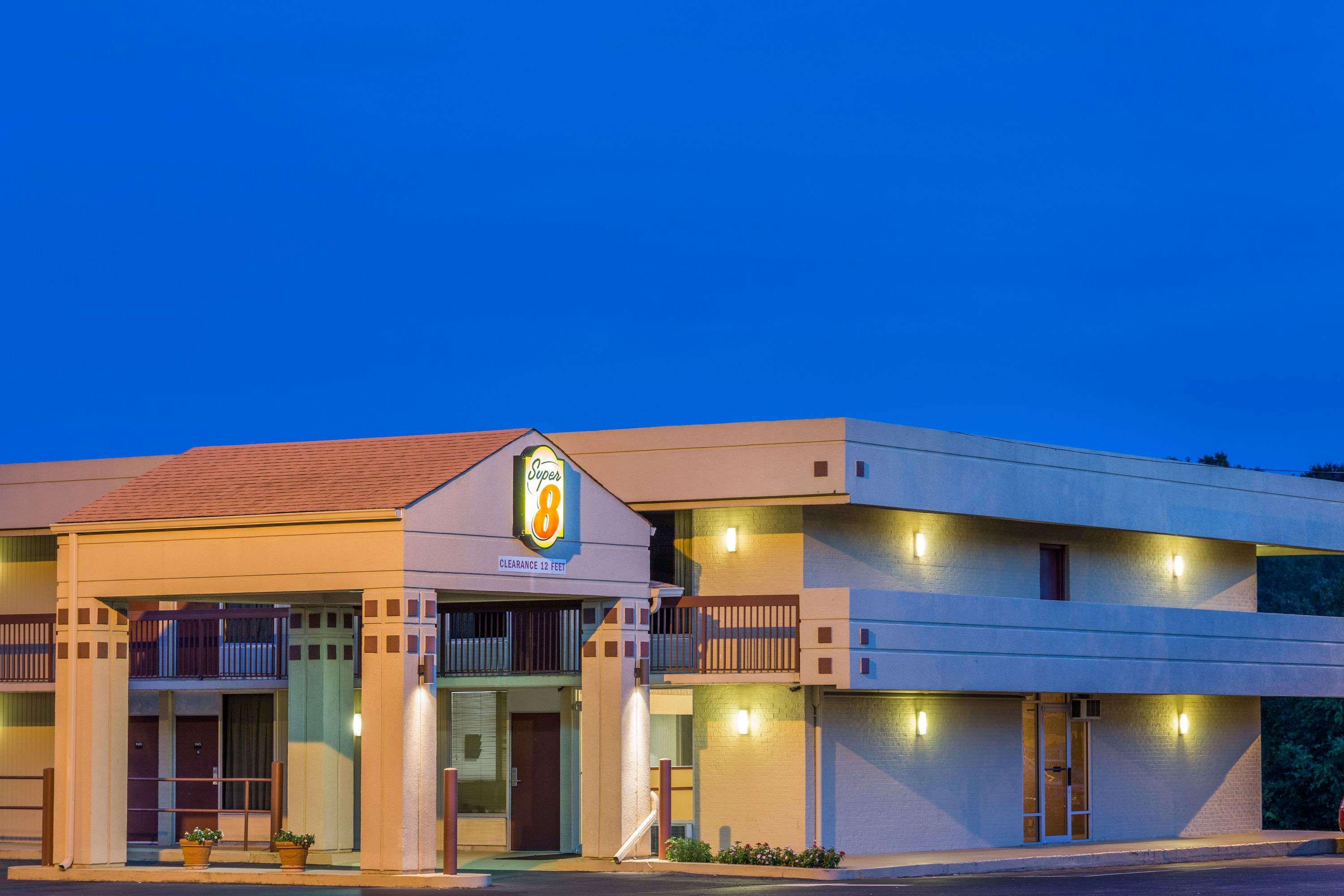 ซูเปอร์ 8 บาย วินด์แฮม คอมเมิร์ซ Hotel ภายนอก รูปภาพ