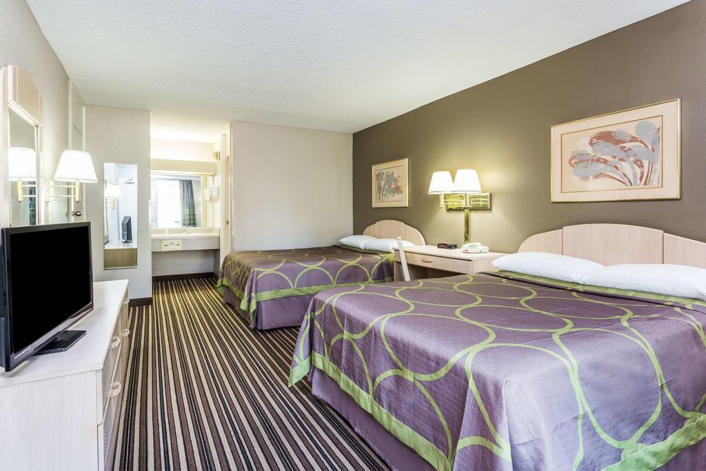 ซูเปอร์ 8 บาย วินด์แฮม คอมเมิร์ซ Hotel ภายนอก รูปภาพ